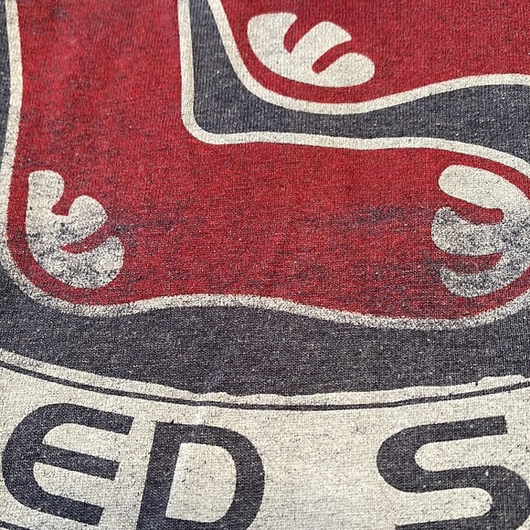 Boston Red Sox shirt - Picture 2 of 3